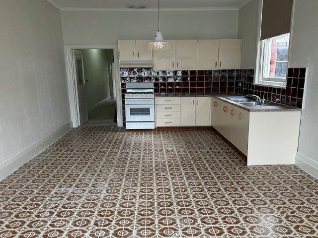 Renovated! On Sydney Road & Central