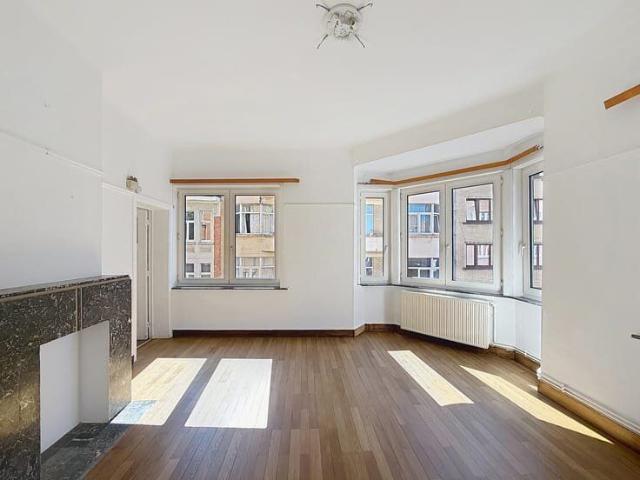 Renovated one bedroom flat