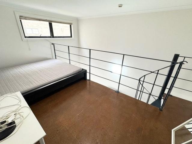 RENOVATED ONE BEDROOM LOFT ONE WEEK FREE RENT UPON SUCCESSFUL APPLICATION