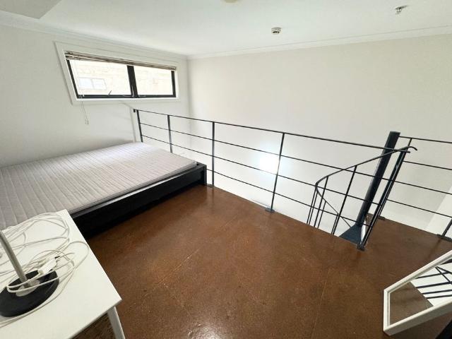 RENOVATED ONE BEDROOM LOFT ONE WEEK FREE RENT UPON SUCCESSFUL APPLICATION