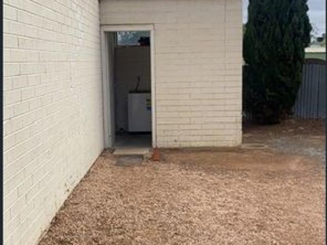 RENOVATED ONE BEDROOM UNIT
