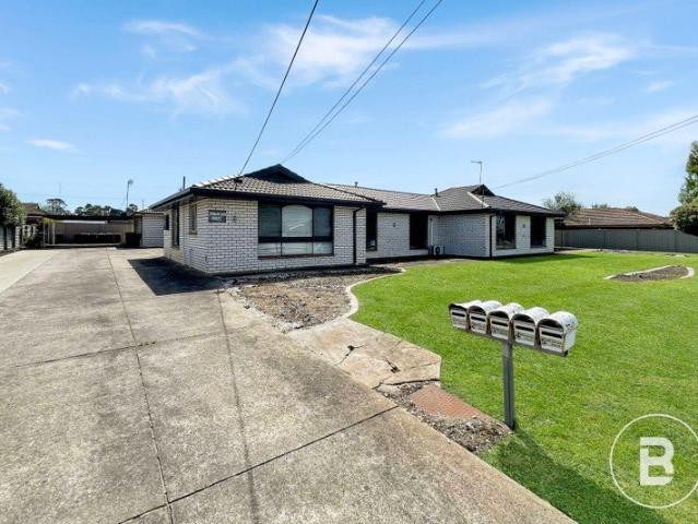 RENOVATED ONE BEDROOM UNIT IN CONVENIENT DELACOMBE LOCATION