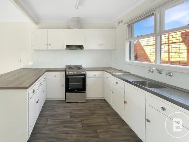 RENOVATED ONE BEDROOM UNIT IN PRIME LOCATION