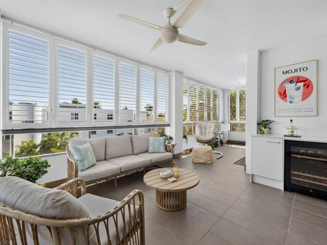 RENOVATED. OVERSIZED. IRREPLACEABLE. HARMONY BROADWATER AT ITS BEST!