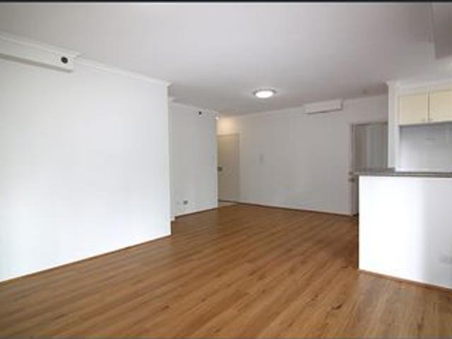 Renovated oversized 1 bedroom apartment with sunroom and courtyard