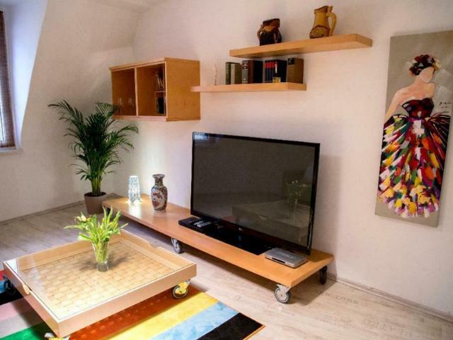 Renovated, lovely furnished flat, Nurnberg Amsterdam Apartments for Rent
