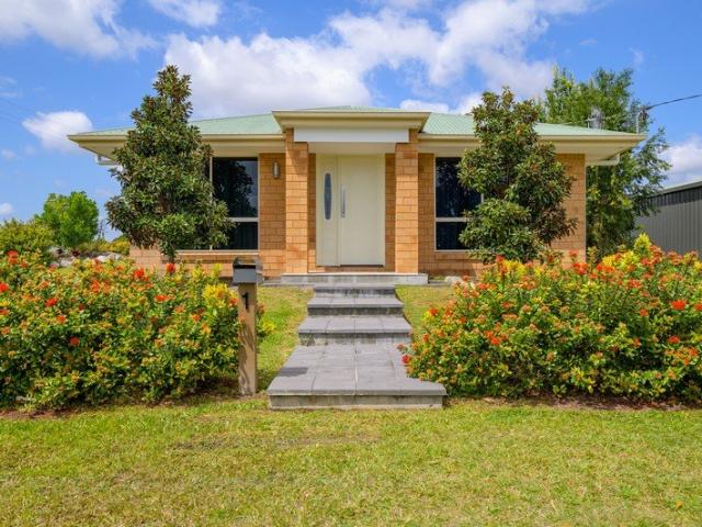 Renovated, Low Maintenance & Ready to Enjoy
