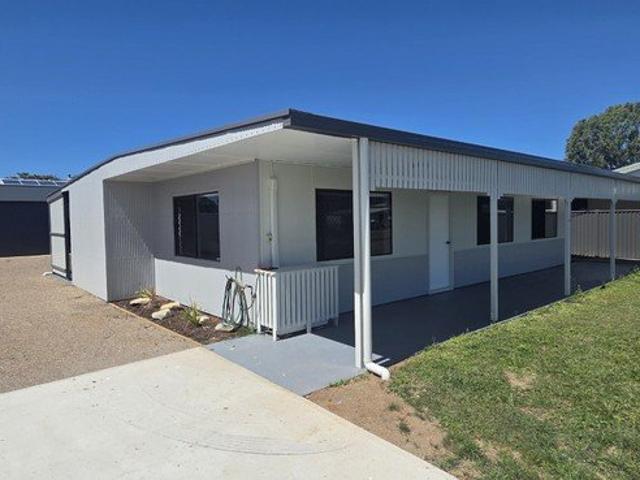 RENOVATED LOWSET HOME WITH SHED AT LUCINDA!