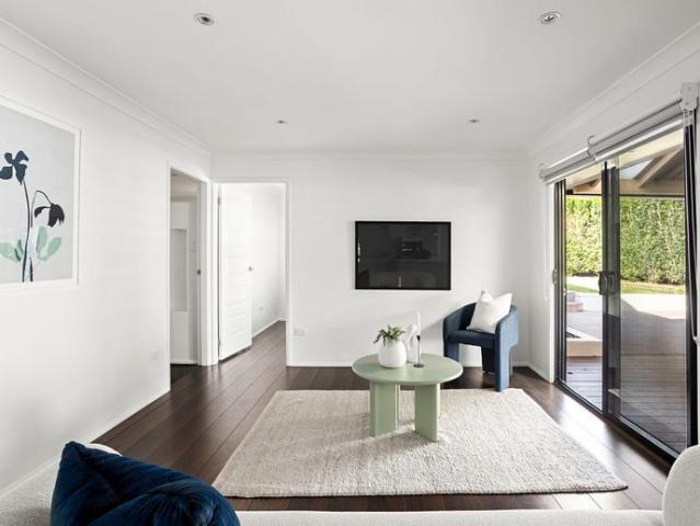 Renovated lakeside entertainer