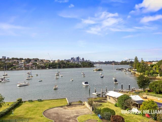 RENOVATED, LEVEL ENTRY WITH SPARKLING HARBOUR VIEWS