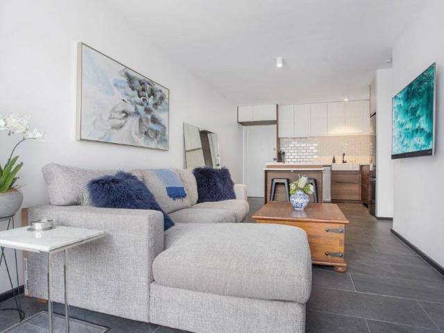 Renovated Living in Vic Park