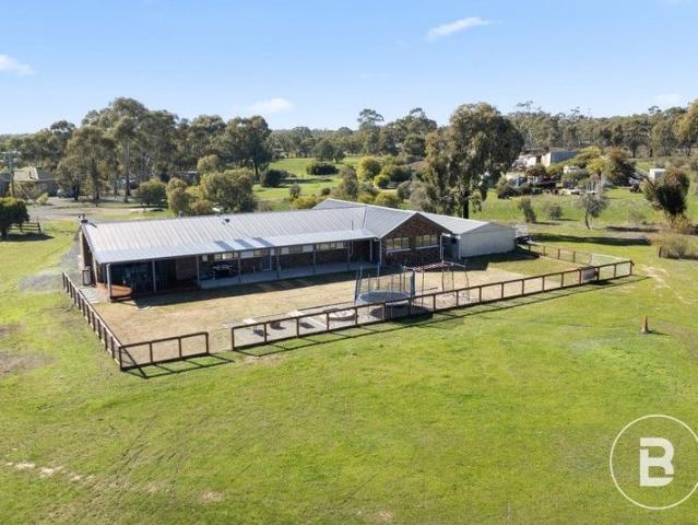 Tree Change Living on 5 Acres, Renovated and Ready to Enjoy