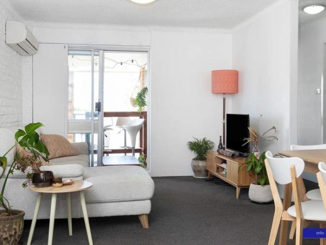 Renovated Modern Coastal Living Moments from Merewether Beach