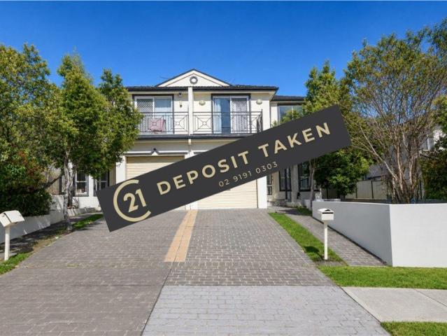 RENOVATED MODERN DUPLEX!