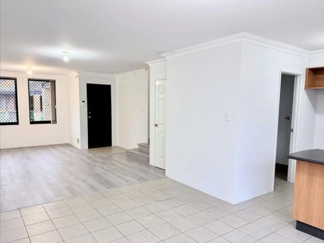 RENOVATED* Modern & Easy Care Living in Bentley