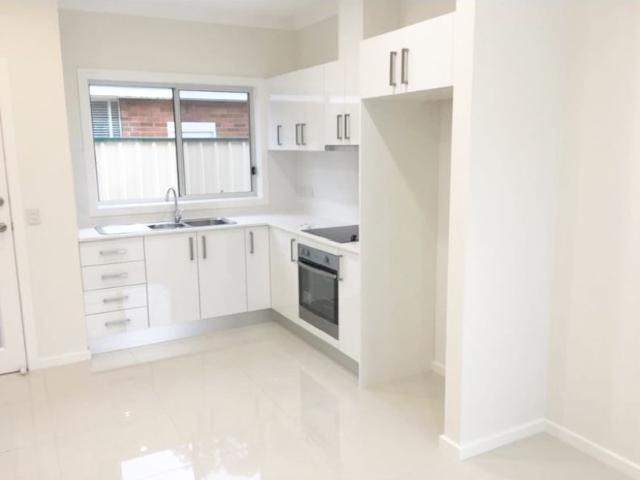 Renovated Modern Style Granny Flat within distance !