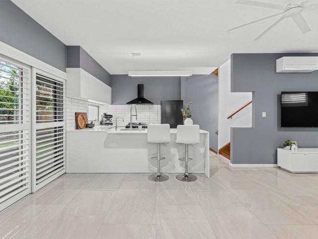 Renovated Modern Townhouse in the Heart of Chermside!