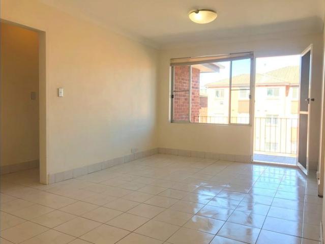 RENOVATED MODERN 2 BEDROOM UNIT