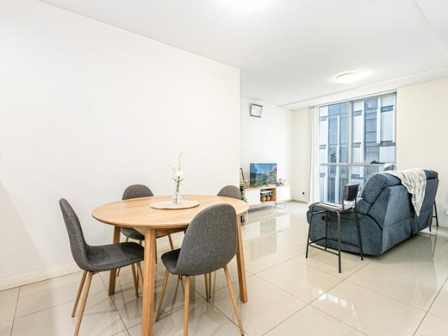 Renovated Mascot Apartment Strong Rental Return