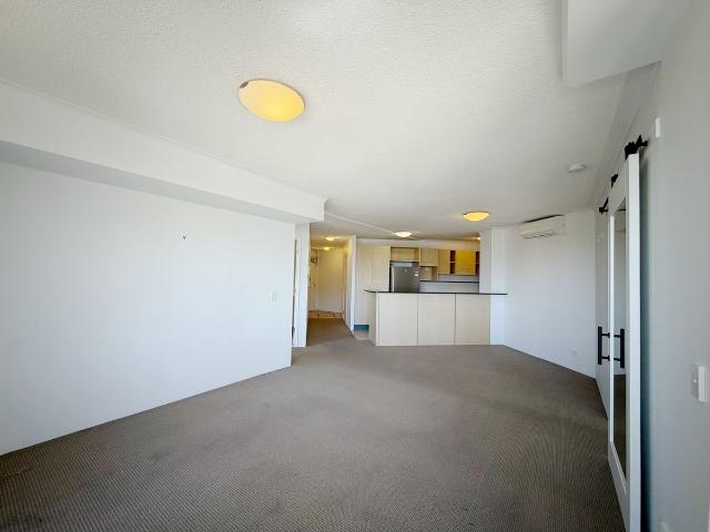 RENOVATED MASTER SUITE | WHITEGOODS INCLUDED | RESORT STYLE LIVING