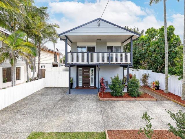 RENOVATED METRES TO THE BAY HIGH ROOF GARAGE & SHED POOL