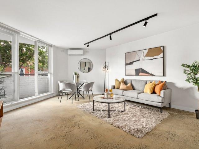 Renovated, North Facing Oasis
