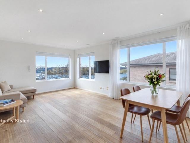 Renovated North Facing Apartment with Breathtaking Views