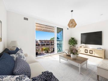 Renovated North Facing Apartment In A Peaceful Parkside Pocket