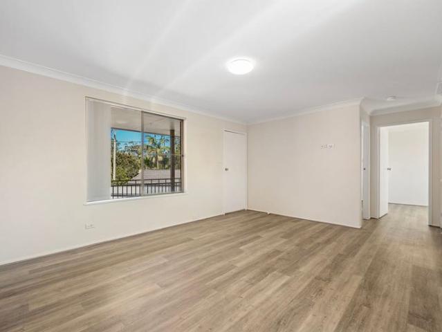 Renovated North Haven Unit