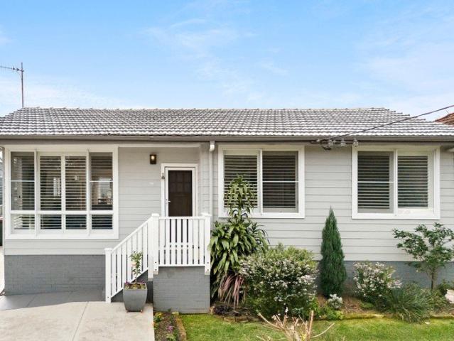 Renovated, Sound Insulated Retreat with Self Contained Studio & Lush Gardens
