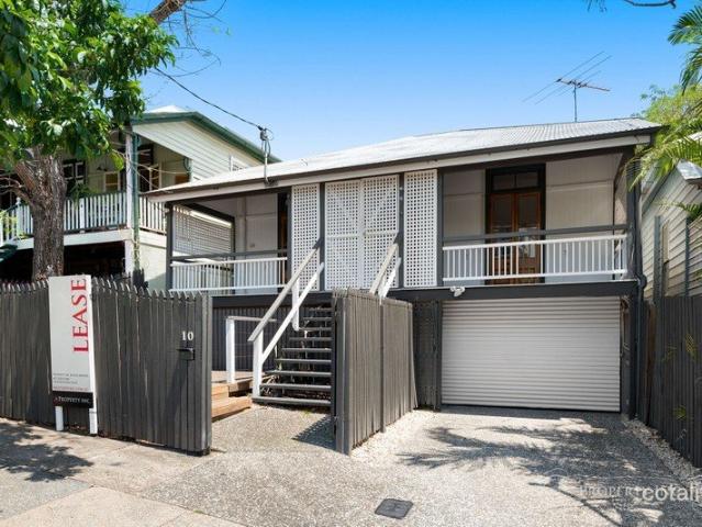 Renovated South Bris Home Walking Distance to West Village and Olympics Precint