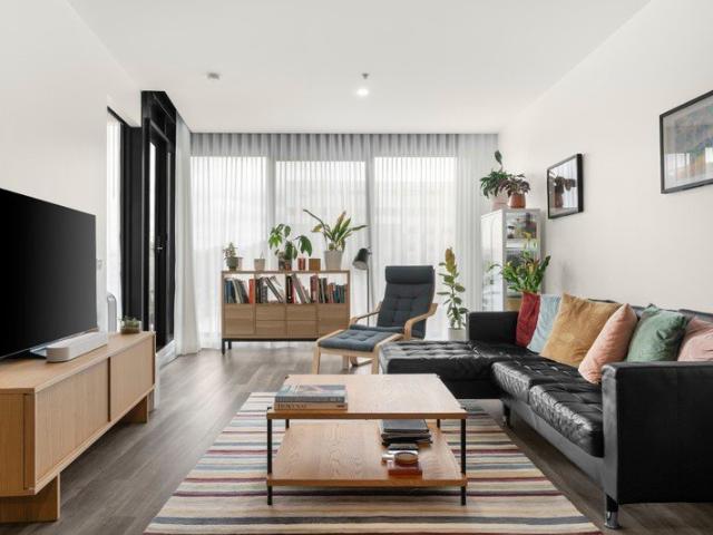 86 sq.m. approx Renovated South Yarra Sanctuary