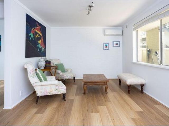 Renovated & Secure 2 Bedroom Unit with Leafy surrounds for Rent!