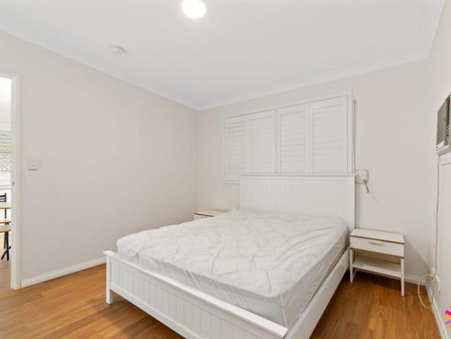 RENOVATED SEMI FURNISHED APARTMENT ON A STUNNING STREET
