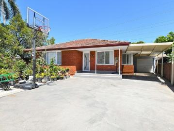 Renovated Single Level Family Home in a Quiet Cul de Sac 813sqm