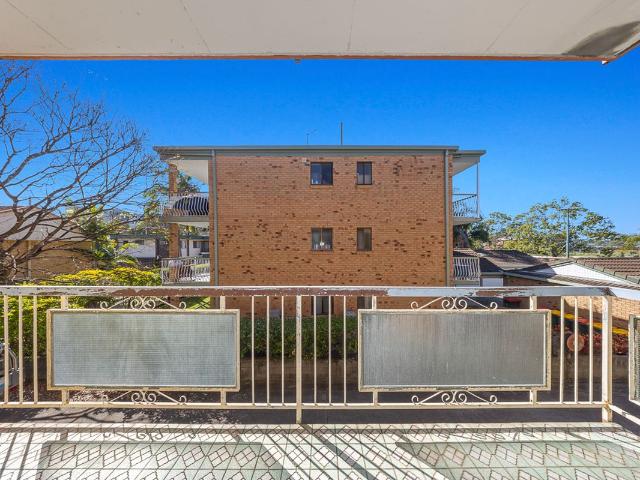 Renovated Spacious 2 Bedroom Apartment
