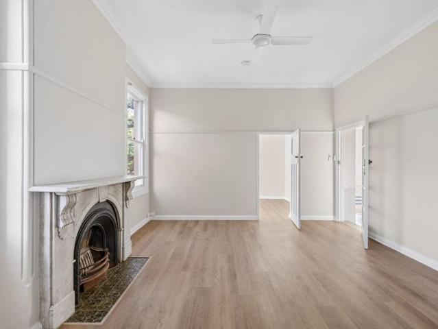 Renovated spacious 2 bedroom apartment in village setting