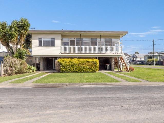Renovated, Spacious and Ready to Impress!