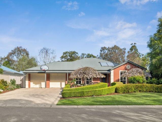Renovated Splendour With the Views, the Scale and the Entertaining