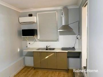 Renovated studio apartment in prime location