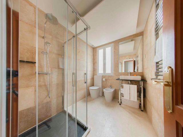 Renovated Studio Apartment in Quintana, Madrid Amsterdam Apartments for Rent