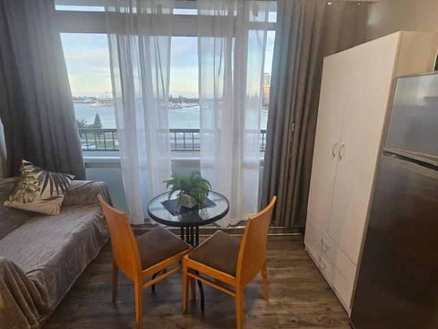 Renovated studio apartment on the Broadwater Southport!