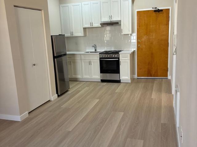Renovated Studio in the Heart of Chinatown!