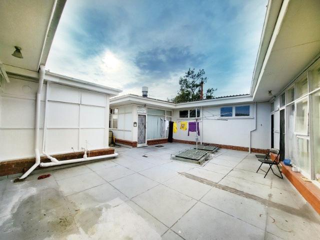 Renovated Studio Unit With Common Yard