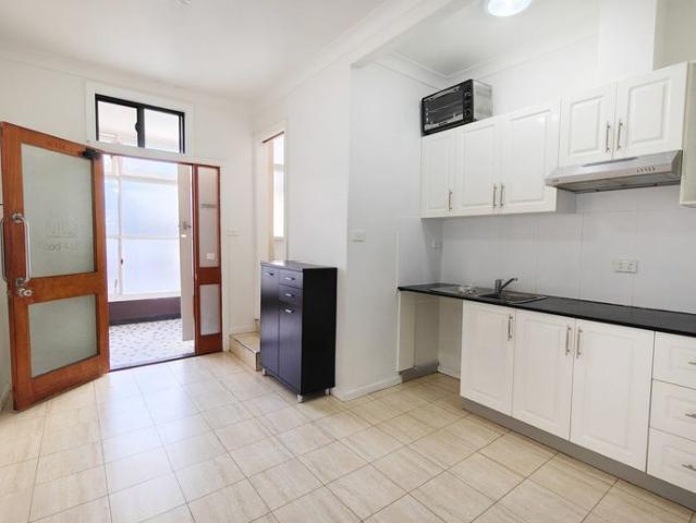 Renovated Studio Unit With Common Yard