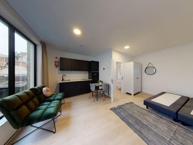 Renovated studio with terrace!