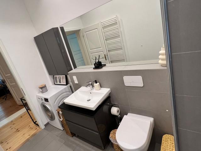 Renovated, stylishly furnished period apartment in Berlin Moabit – central & with excellent transport links, Berlin Amsterdam Apartments for Rent