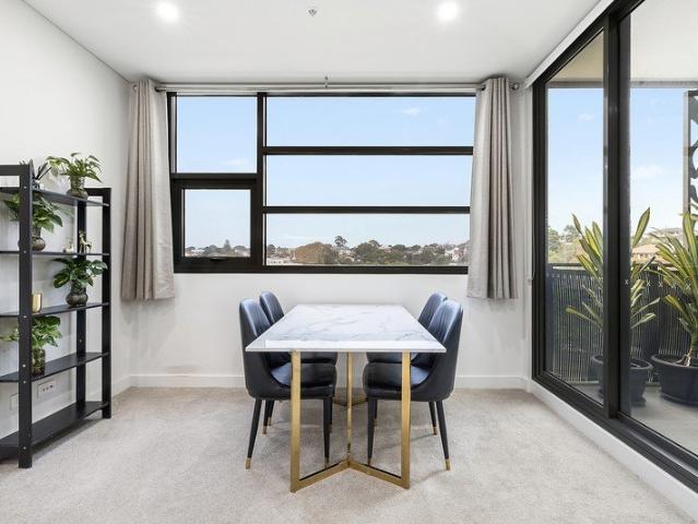 Renovated sun soaked apartment with district views