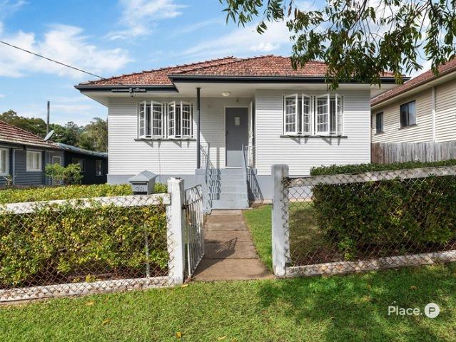Renovated Post War Home on an Elevated 607sqm Parcel with Endless Future Potential