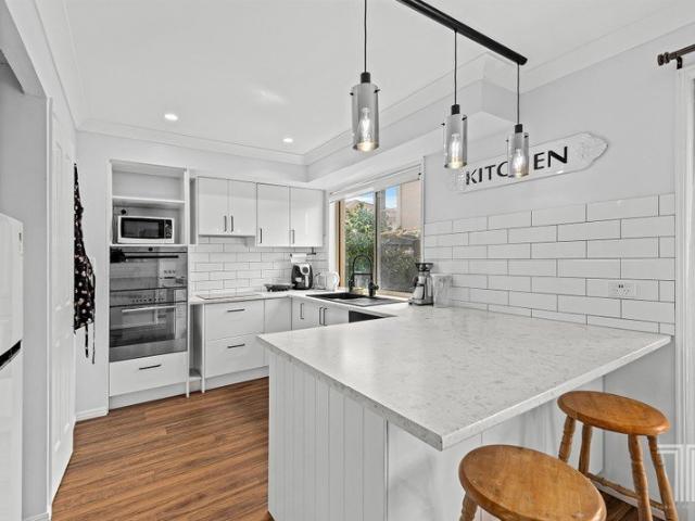Renovated Park Facing Townhouse in a Convenient Location